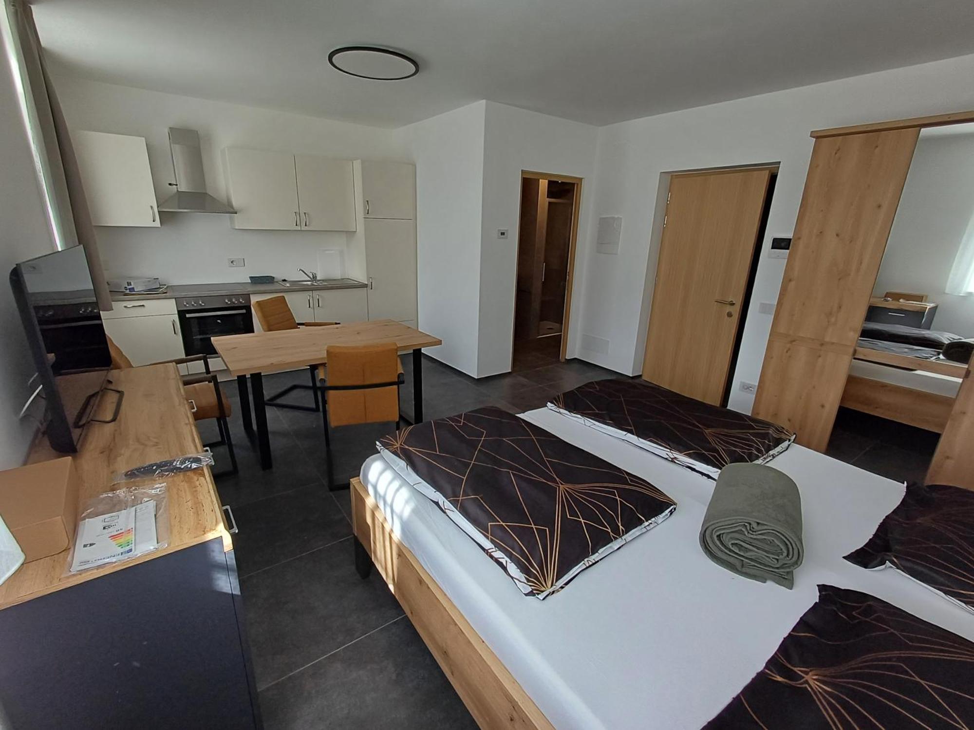 Lanziner Apartments Энья Экстерьер фото
