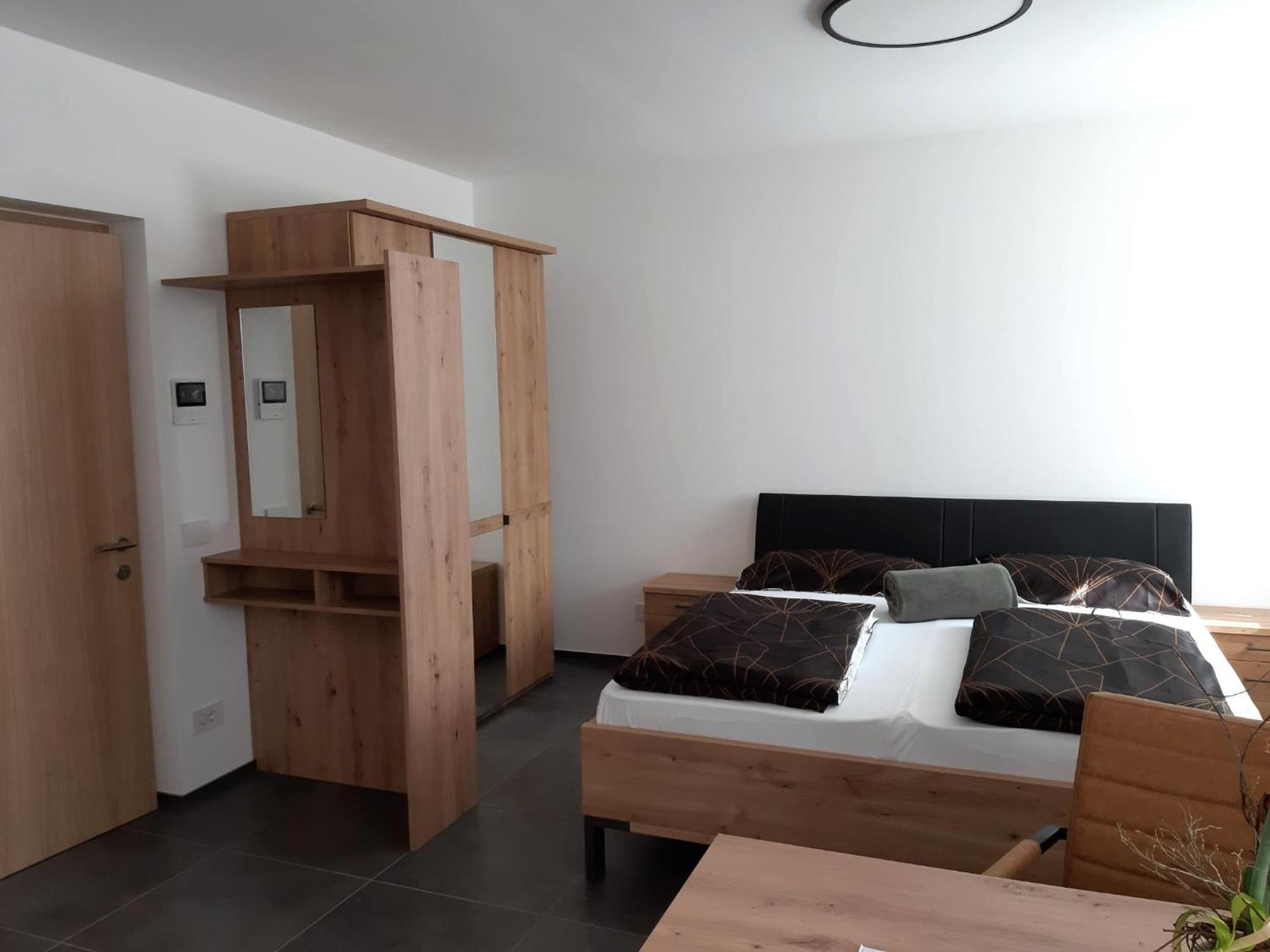 Lanziner Apartments Энья Экстерьер фото